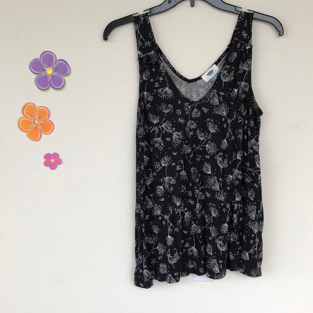 💎 Old Navy black and white top